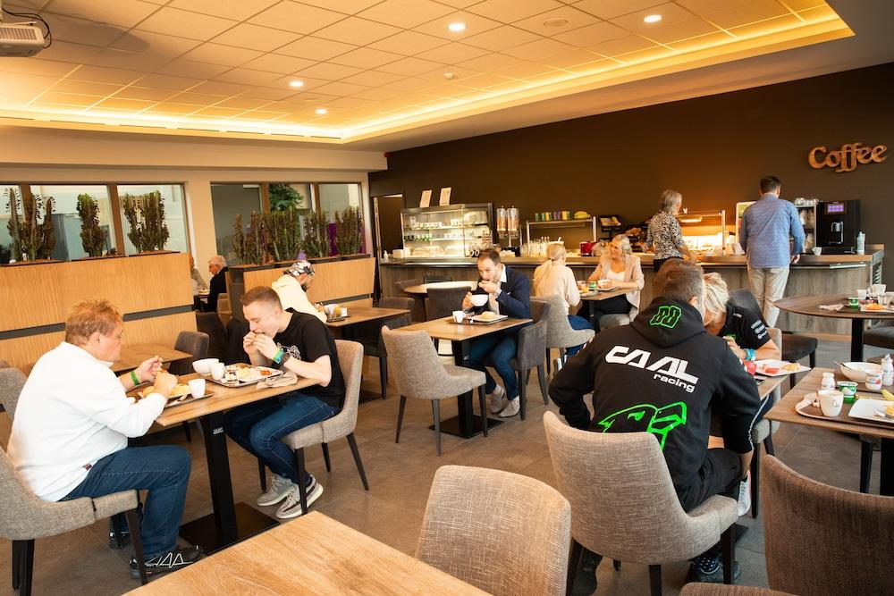 Mezzo Hotel & Business