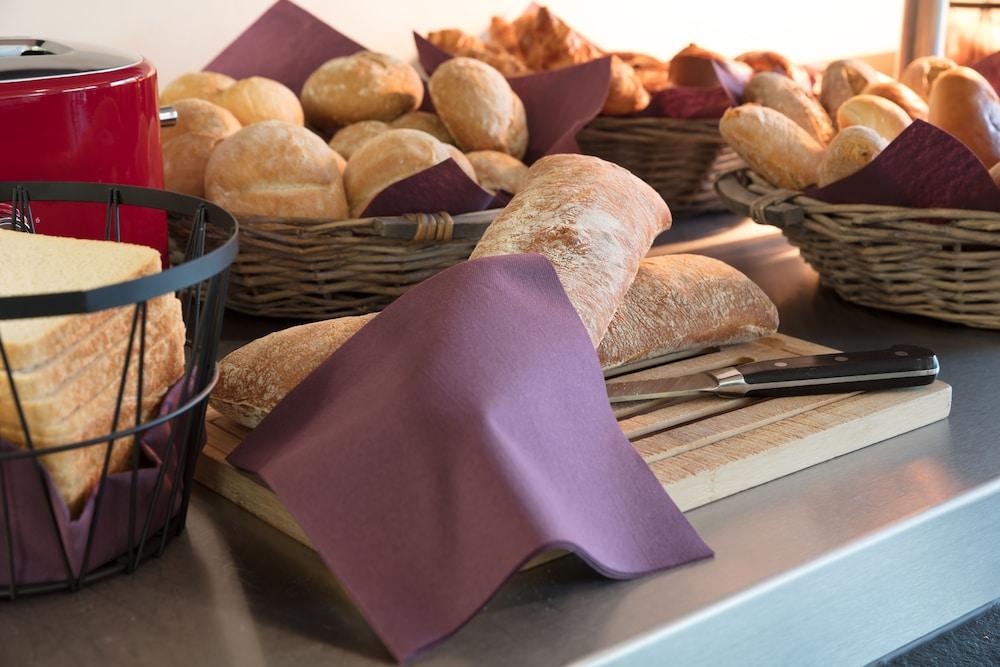 Mezzo Hotel & Business