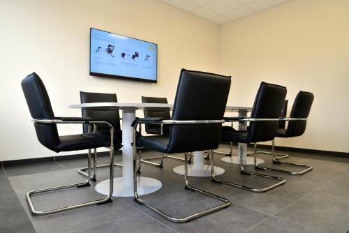 Mezzo Hotel & Business