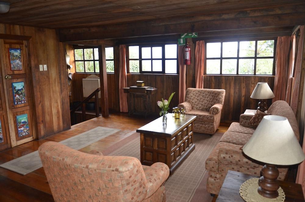 Sachatamia Lodge