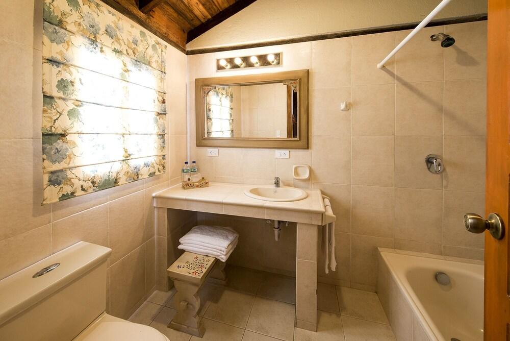 Sachatamia Lodge