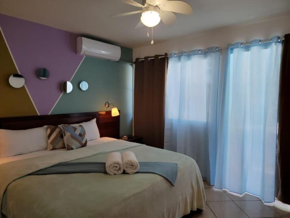 Sea Breeze Hotel