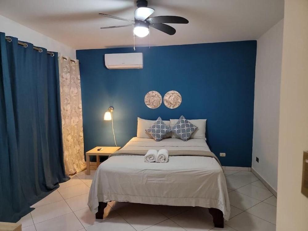 Sea Breeze Hotel