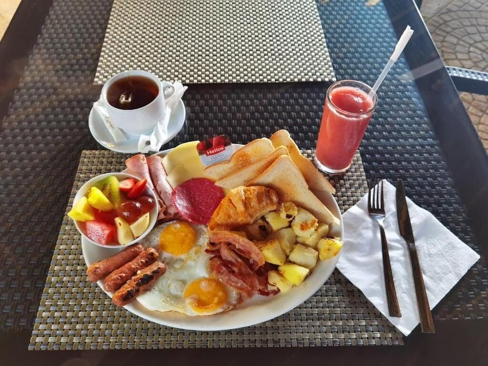 Sea Breeze Hotel