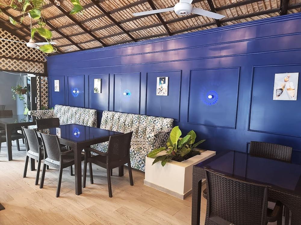 Sea Breeze Hotel