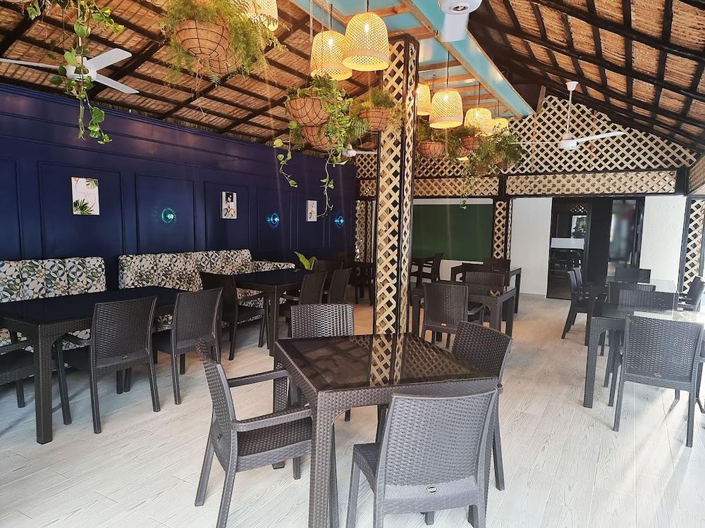 Sea Breeze Hotel