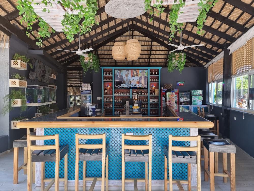 Sea Breeze Hotel
