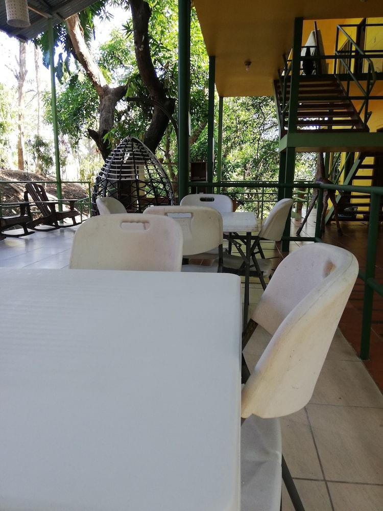 Paradise Inn