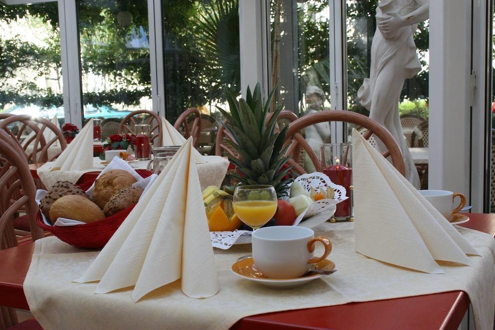 Hotel Esplanade