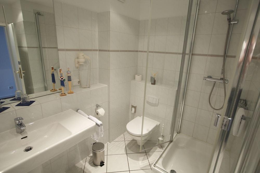 ACQUA Strande Yachthotel & Restaurant