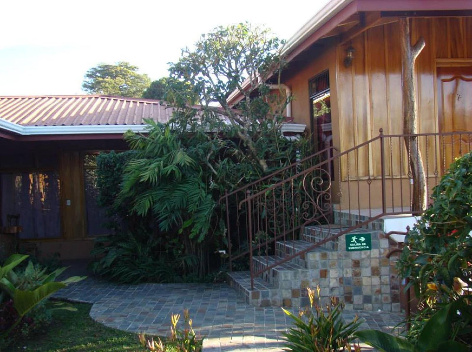 Monteverde Rustic Lodge