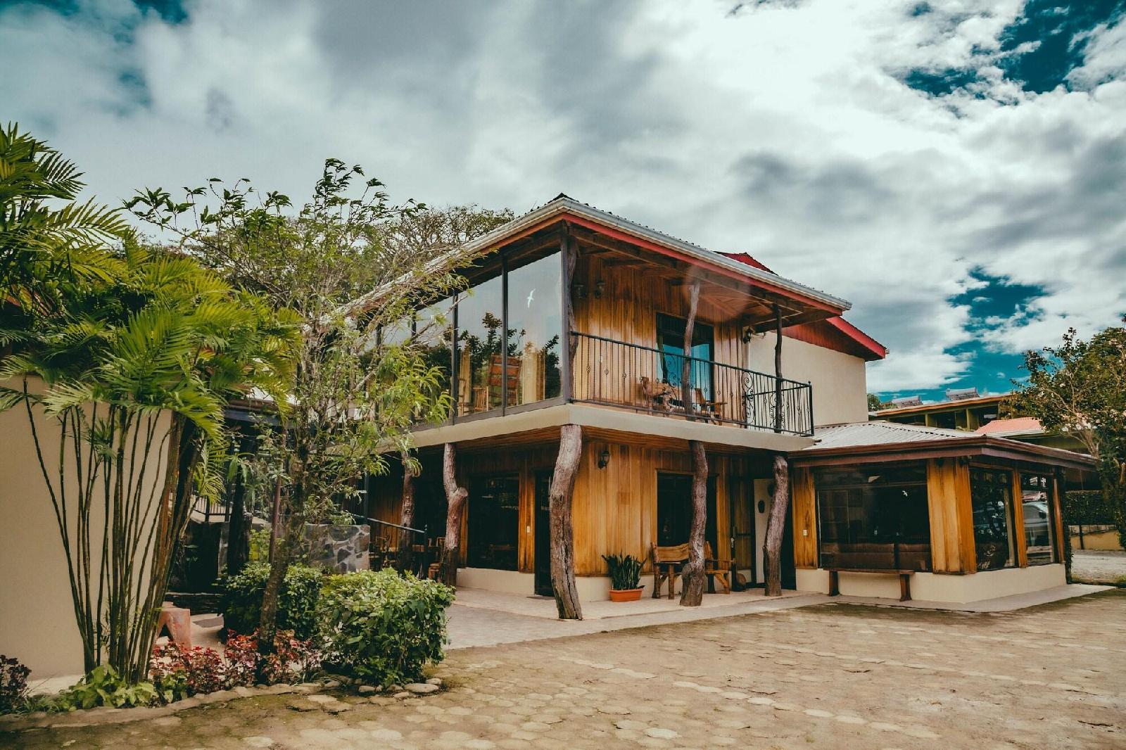 Monteverde Rustic Lodge