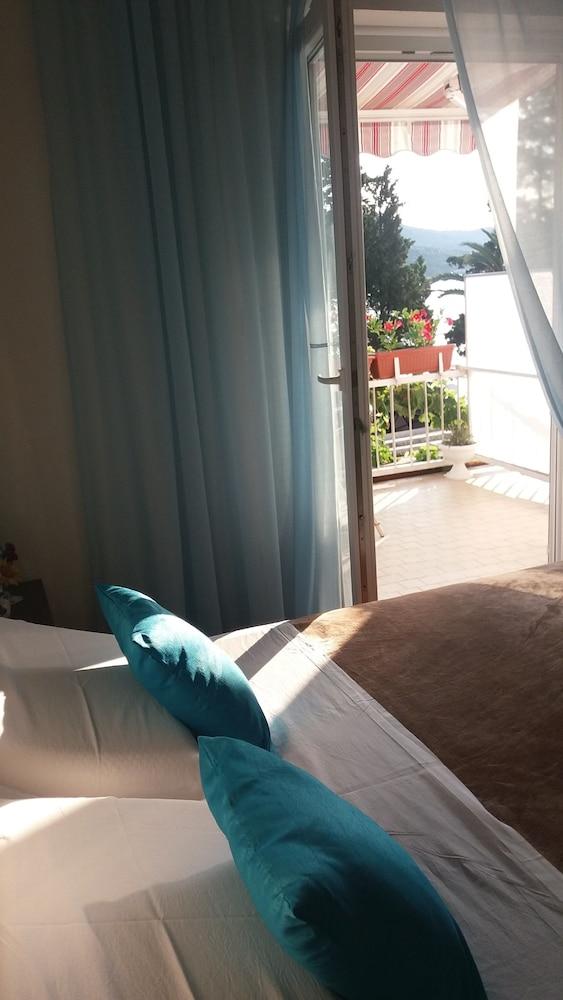 Blaga Rooms