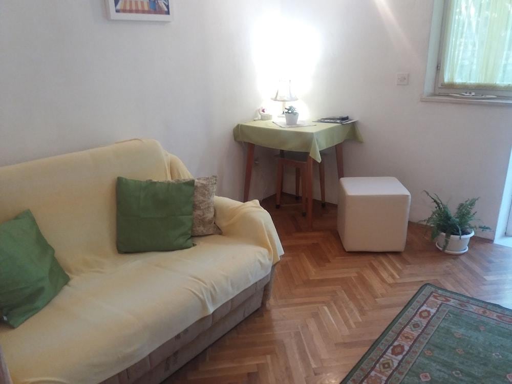Blaga Rooms