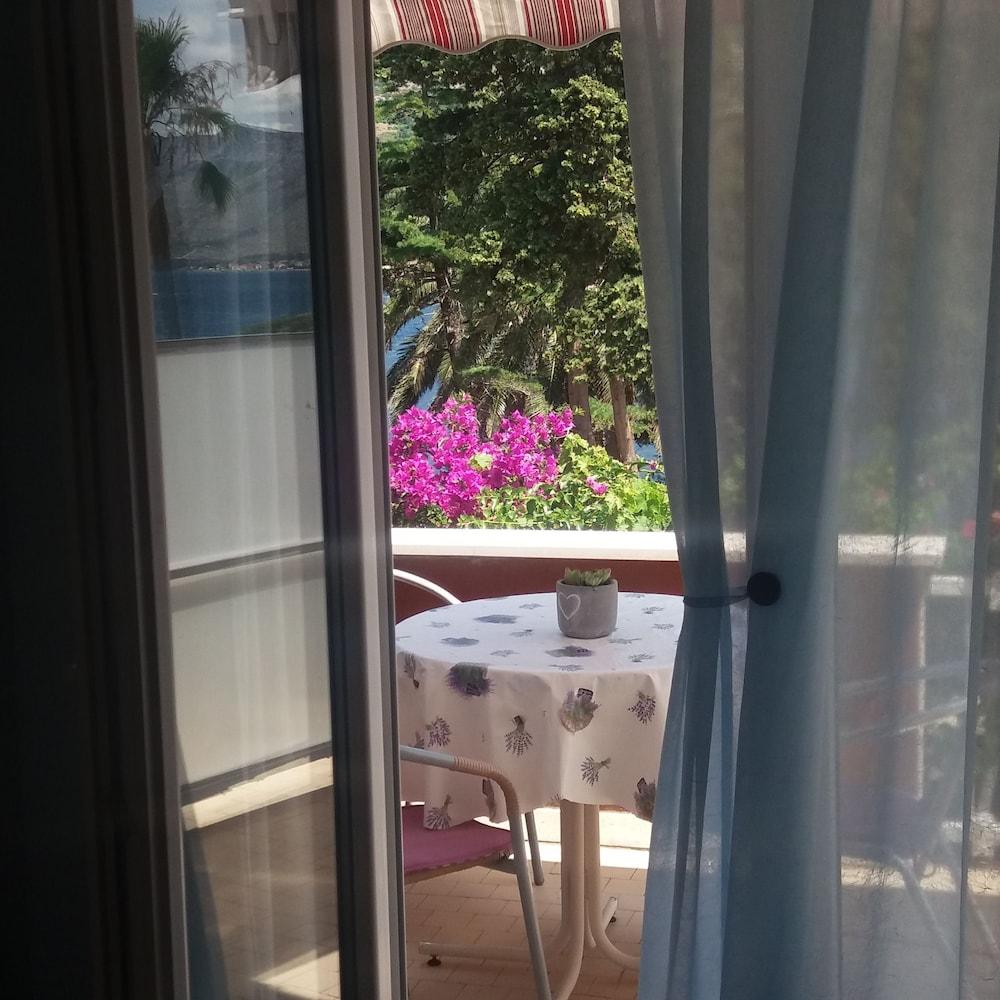 Blaga Rooms