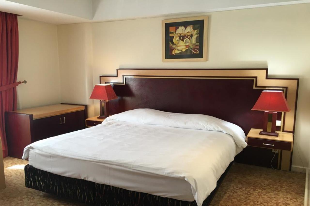 Tabriz El-Goli Pars Hotel
