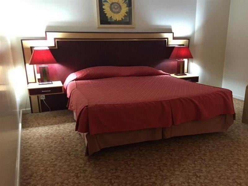 Tabriz El-Goli Pars Hotel