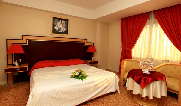 Tabriz El-Goli Pars Hotel