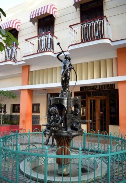 Hotel E Martí