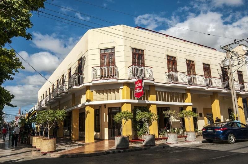 Hotel E Martí