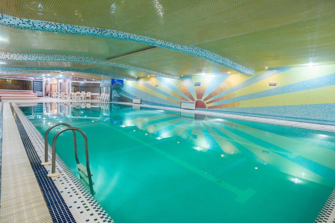 Ferdowsi Grand Hotel