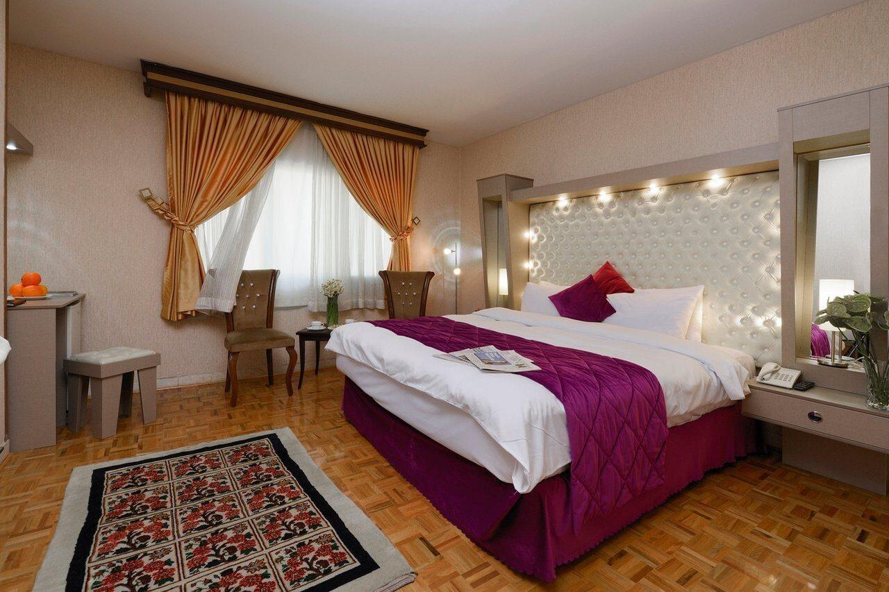 Ferdowsi Grand Hotel