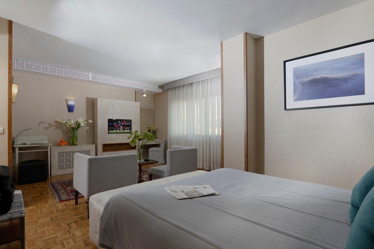 Ferdowsi Grand Hotel