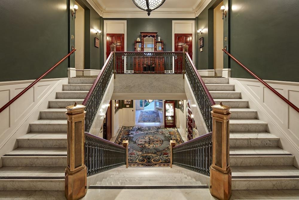 Glorietta Bay Inn
