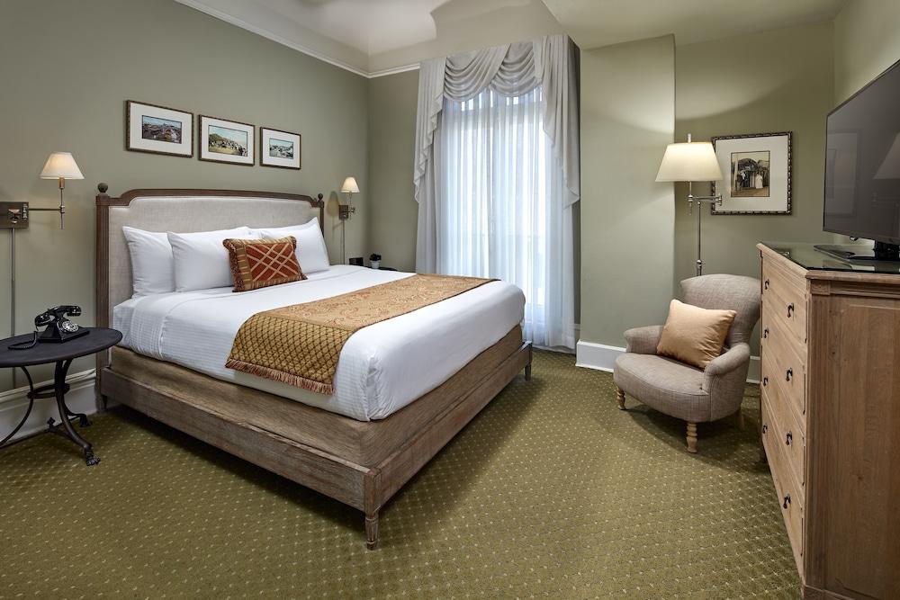 Glorietta Bay Inn