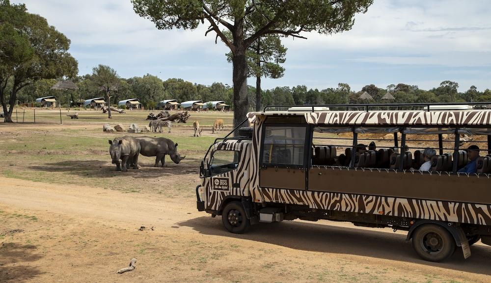 Zoofari Lodge, Taronga Western Plains Zoo