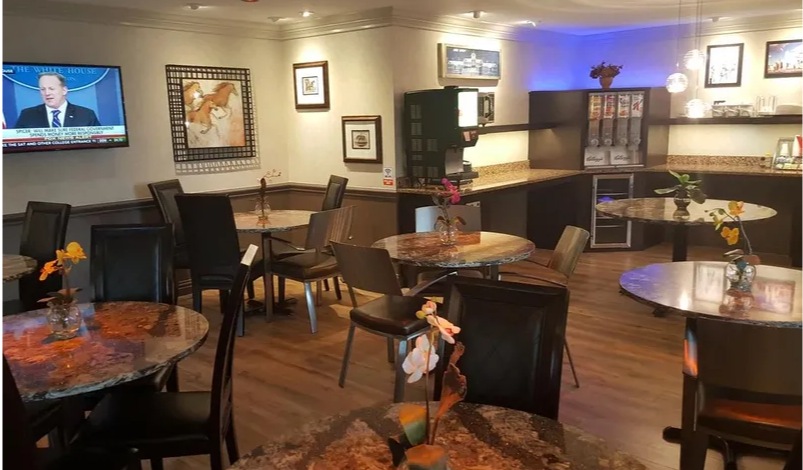 East Norwich Inn