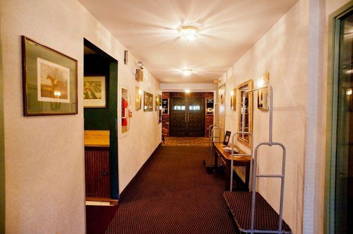 East Norwich Inn