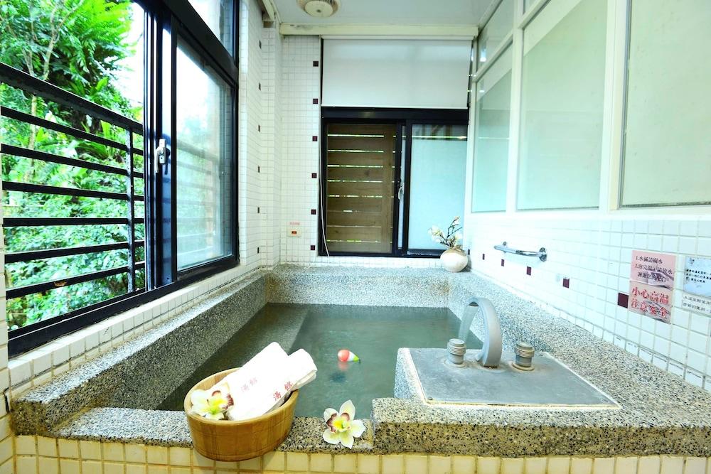 Wulai Town House (Wulai Spring Resort)