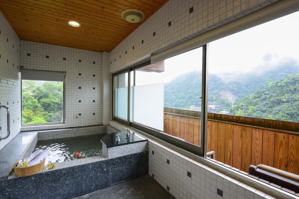 Wulai Town House (Wulai Spring Resort)