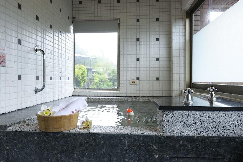 Wulai Town House (Wulai Spring Resort)