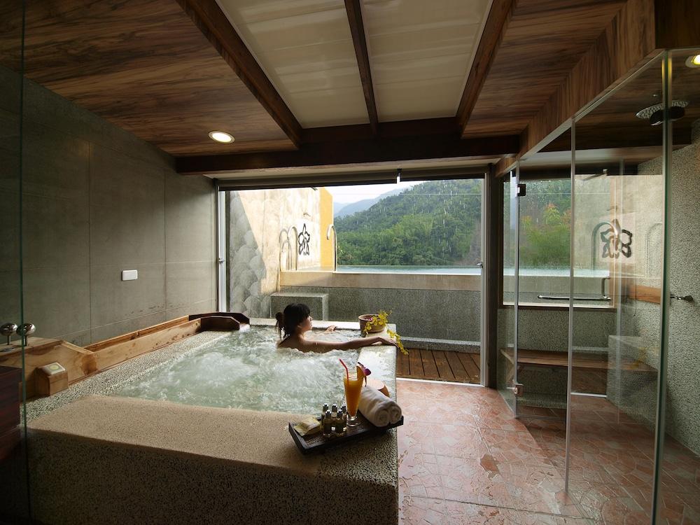 Grand Orchid Villa Resort