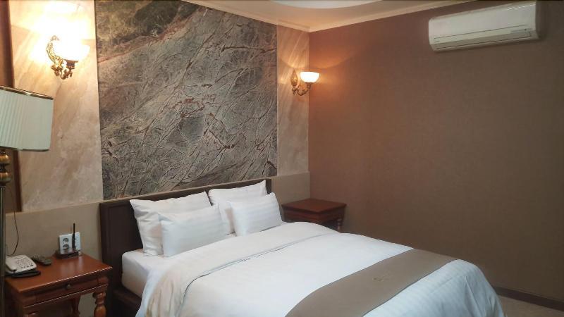 Seowon Tourist Hotel