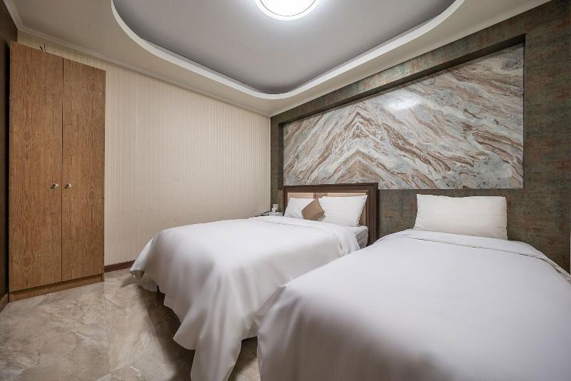 Seowon Tourist Hotel
