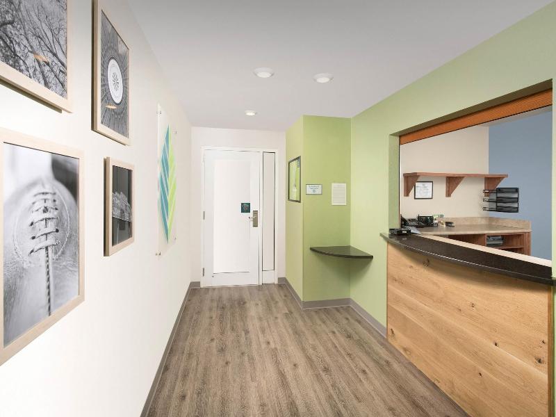 WoodSpring Suites Cleveland Mentor