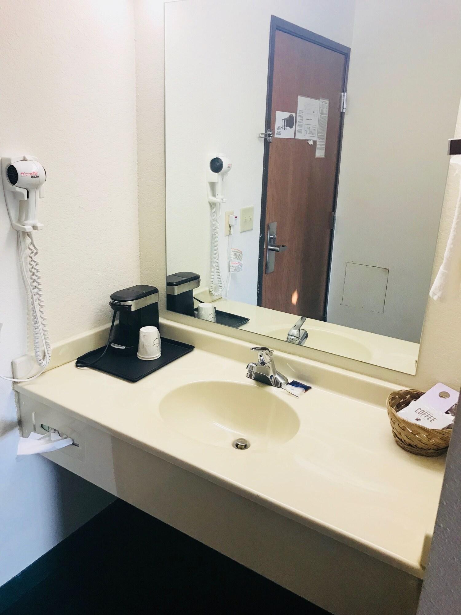 Americas Best Value Inn and Suites