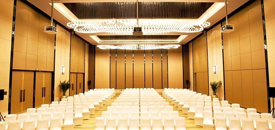Days Hotel & Suites Liangping