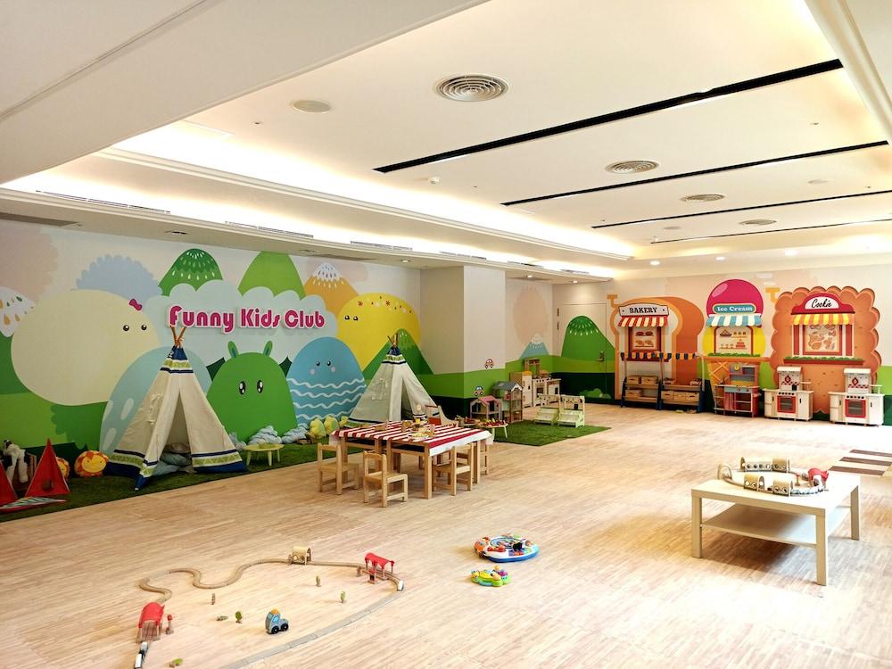 EDA Skylark Hotel