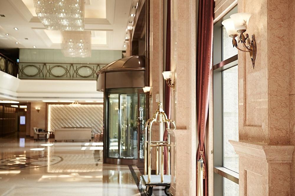 EDA Skylark Hotel