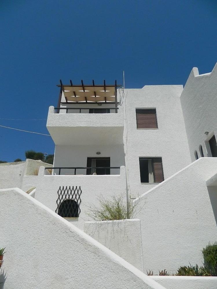 Marou Hotel