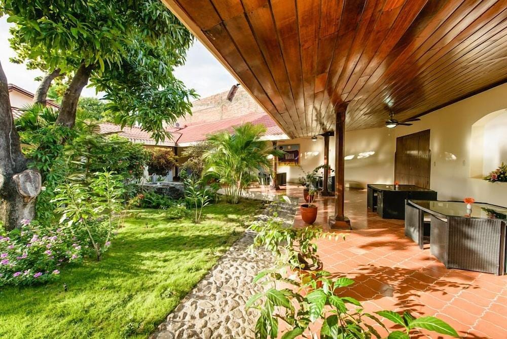 Hotel Flor De Sarta