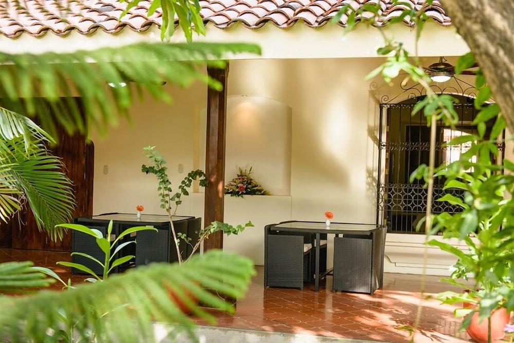 Hotel Flor De Sarta
