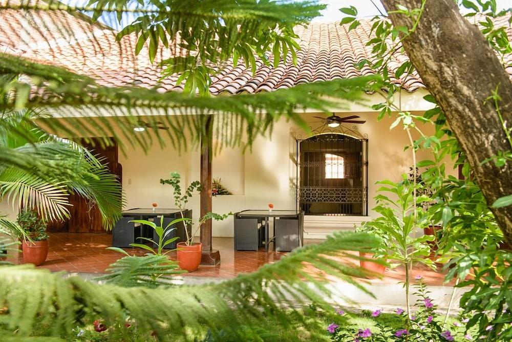 Hotel Flor De Sarta
