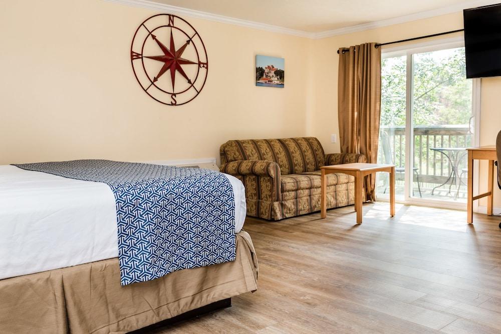 Capt.'s Inn & Suites