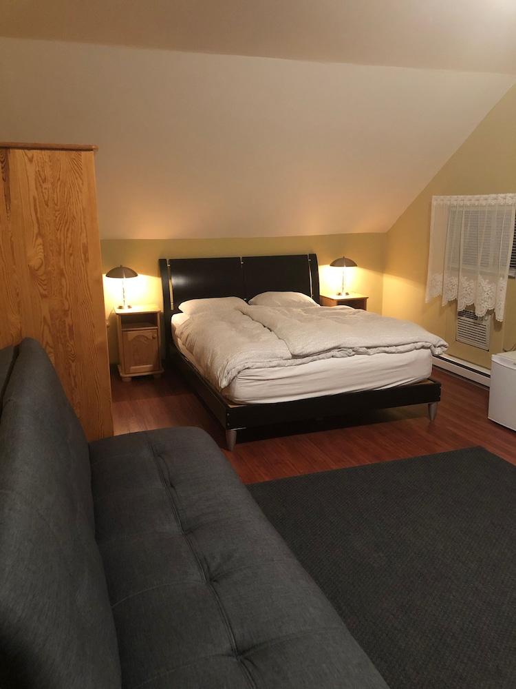 Crowsnest Vineyards Guesthouse