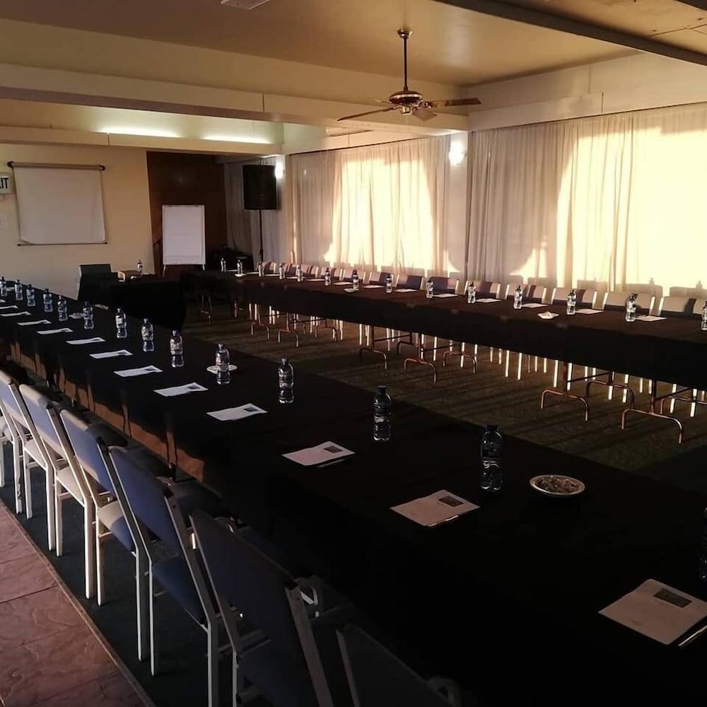 Hoedjiesbaai Hotel
